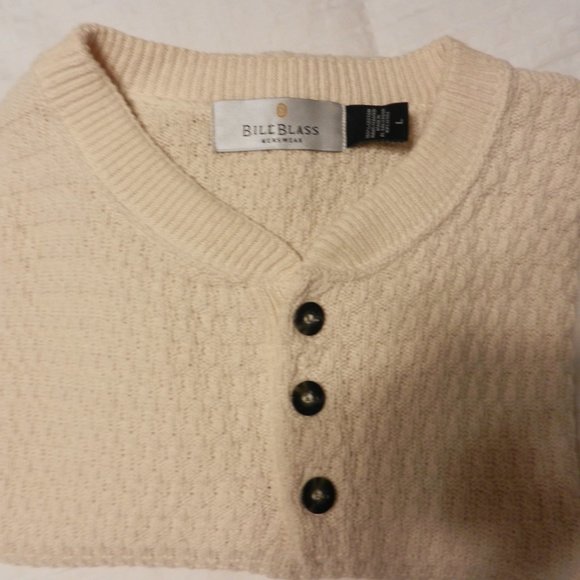 Men's Sweater, Size L, by Bill Blass, Button Neck and Long Sleeves, Never Worn - Picture 1 of 5
